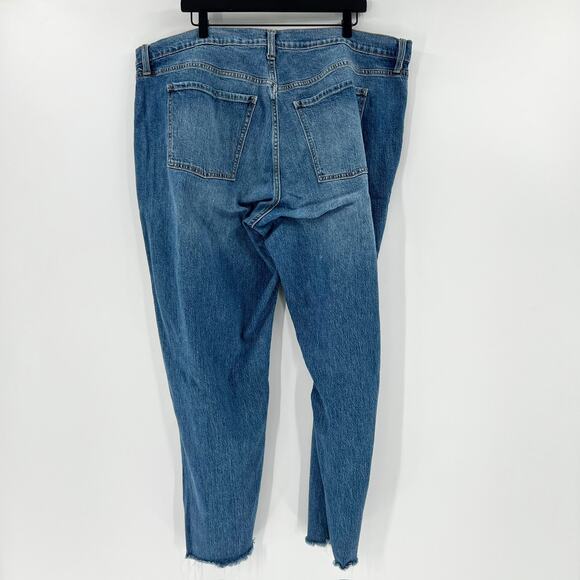Old Navy Mid Rise Wow Boyfriend Jeans 20 - Picture 3 of 4
